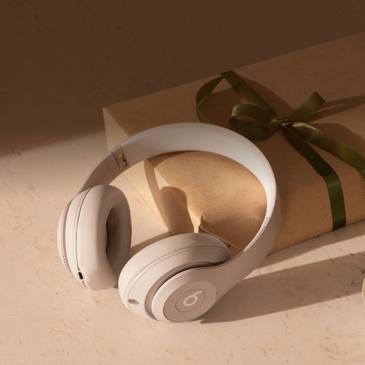 <b>Gifts for Tastemakers
</b>